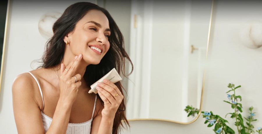 Bare Minerals: A Complete Guide to Makeup, Skincare and Beauty Products