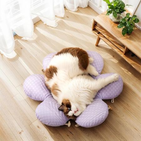 Happy & Polly Cool Ice Silk Cat Bed