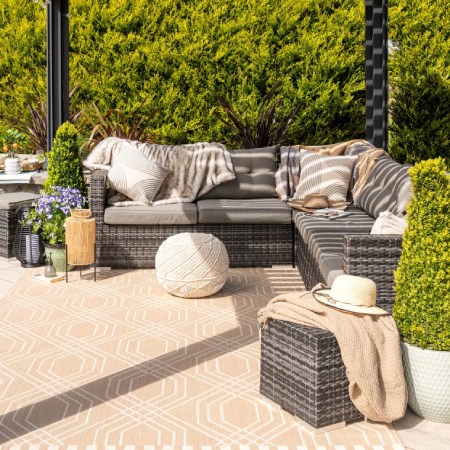 Kukoon Cream Modern Geometric Outdoor Rug