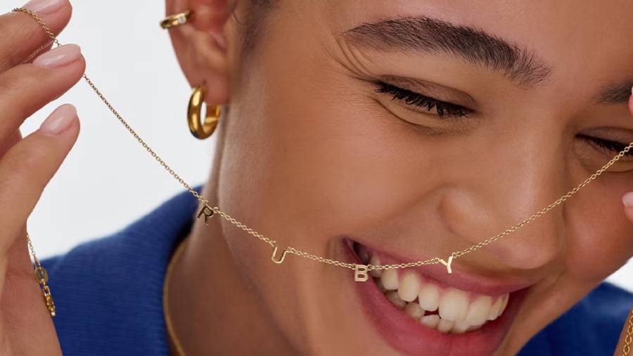 Oak & Luna Review : Elevating Fashion Jewelry with Style & Elegance