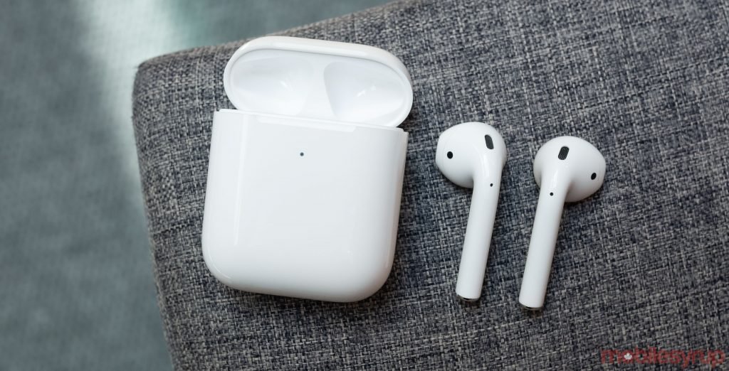 Apple Airpods with Wireless Charging Case