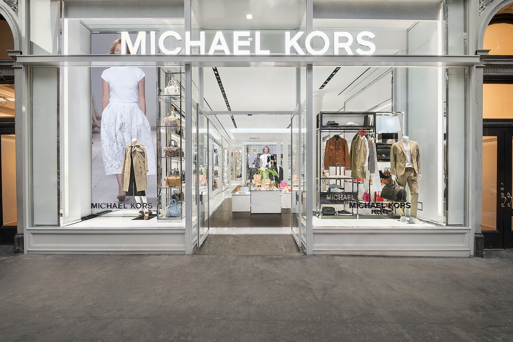 Michael Kors Magic: A Journey into Luxury and Style