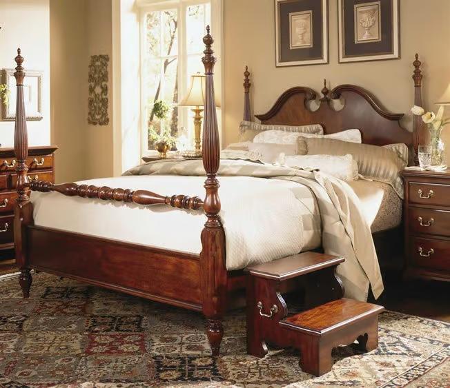 LuxeDecor Wood Queen Poster Bed